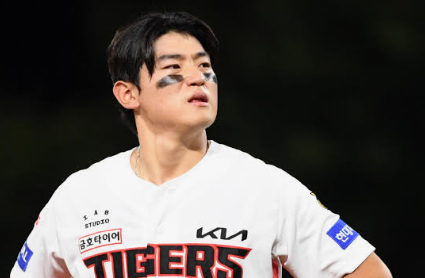"40홈런 치고 다음날 이게 무슨 일이야".. KIA 김도영, 하필 번트 하나에 모두가 놀랐다