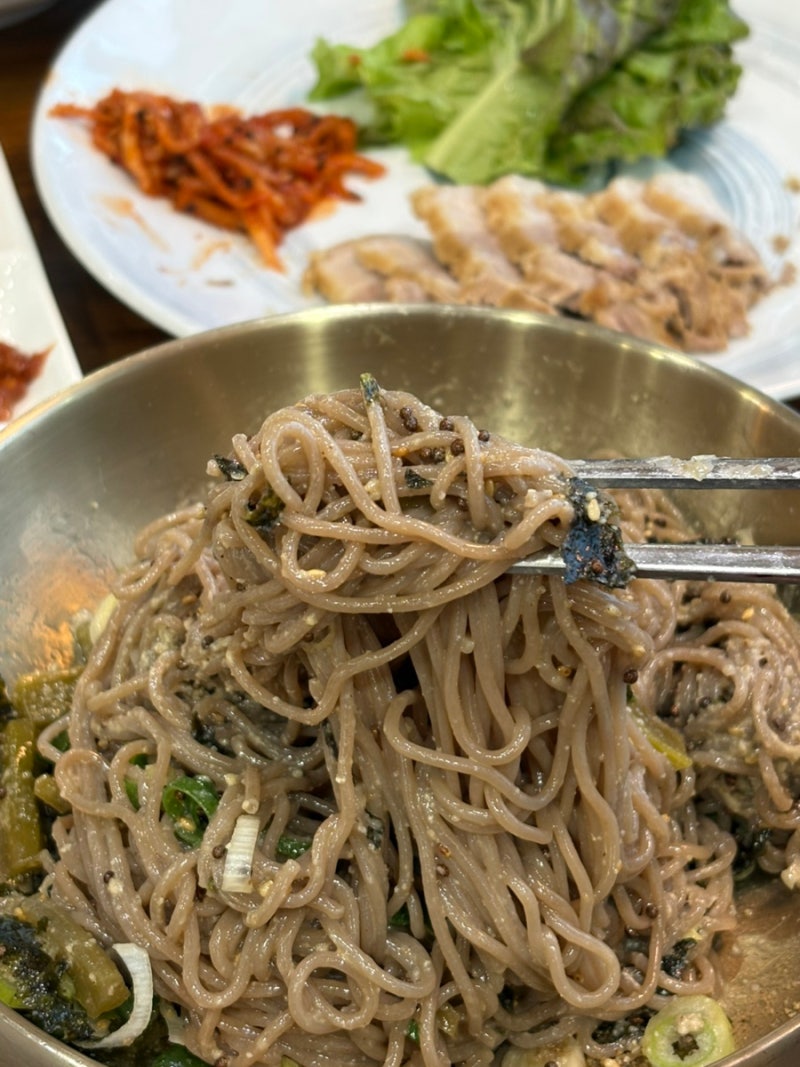 구리 토평동 맛집 의령메밀집 구리점｜자가제면 비빔소바·들기름소바에 보쌈까지