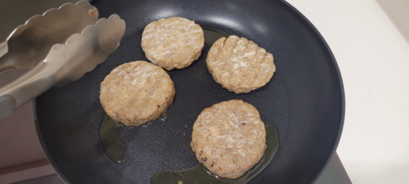 최현석 쉐프 프레시지 한돈한우 직화스테이크 후기 간편한 냉동 떡갈비 한 끼