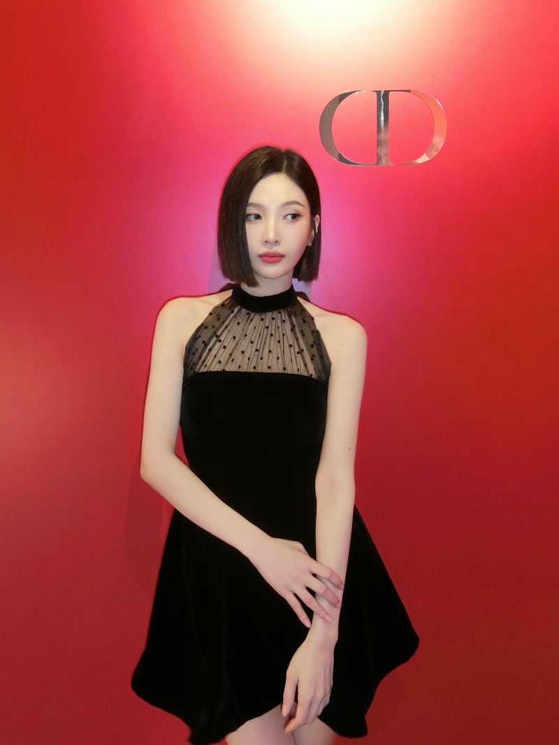 레드벨벳 조이 블랙 미니드레스에서 찾은 진짜 파티룩 공통점 3가지
