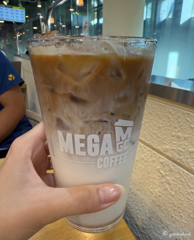 메가커피 신메뉴 하우스밀크라떼 가격 칼로리 후기 덜 단 돌체라떼 맛?