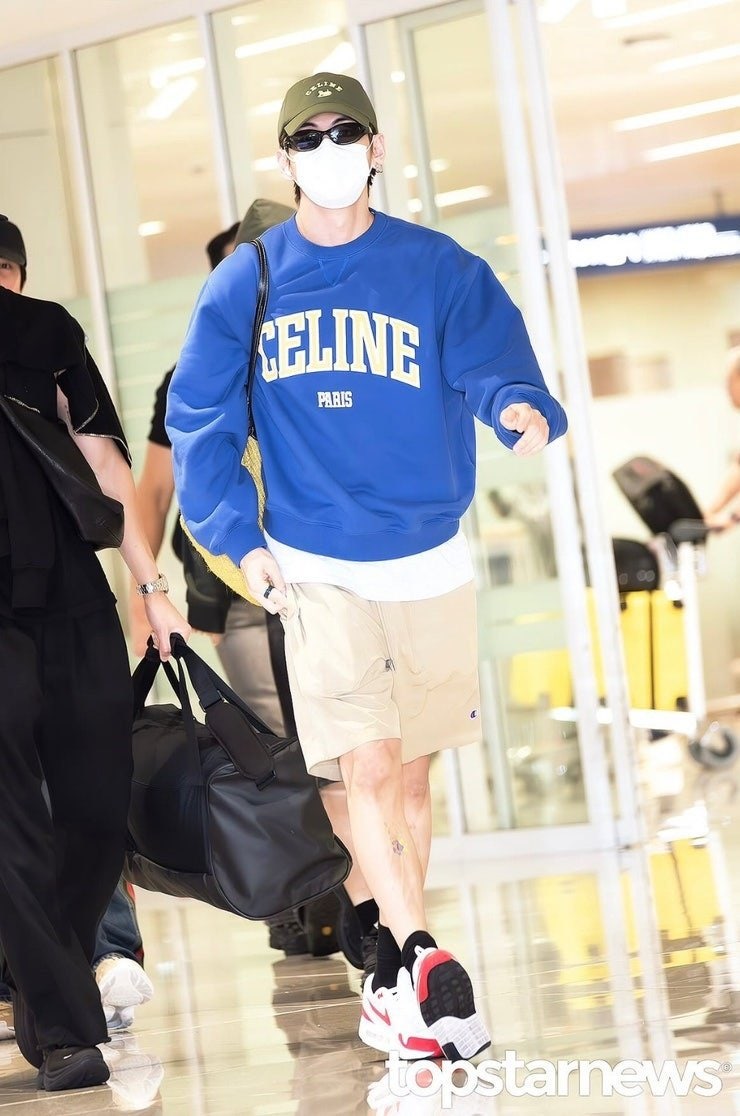뷔 공항패션 로열블루 맨투맨, 셀린느 가격표 보고 놀랐다