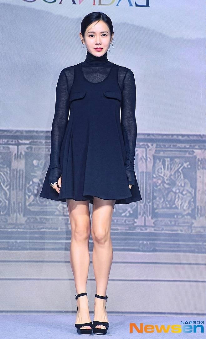“차분한데 시선 강탈” 손예진, ‘스캔들’ 제작발표회서 드러난 존재감