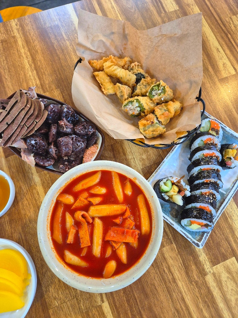 용인 수지 떡볶이 맛집 떡볶이창고 | 16년 한자리 지킨 수지 분식 맛집