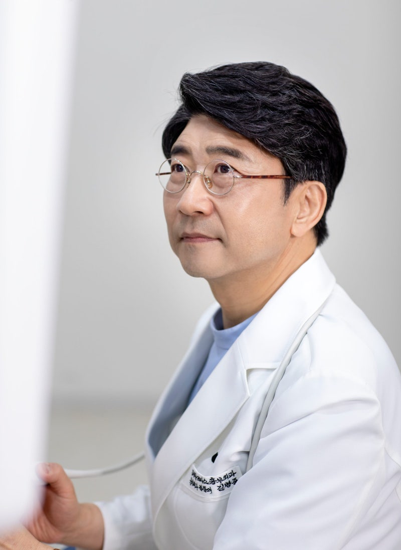 김병준 레다스 흉부외과의 김병준 대표원장입니다