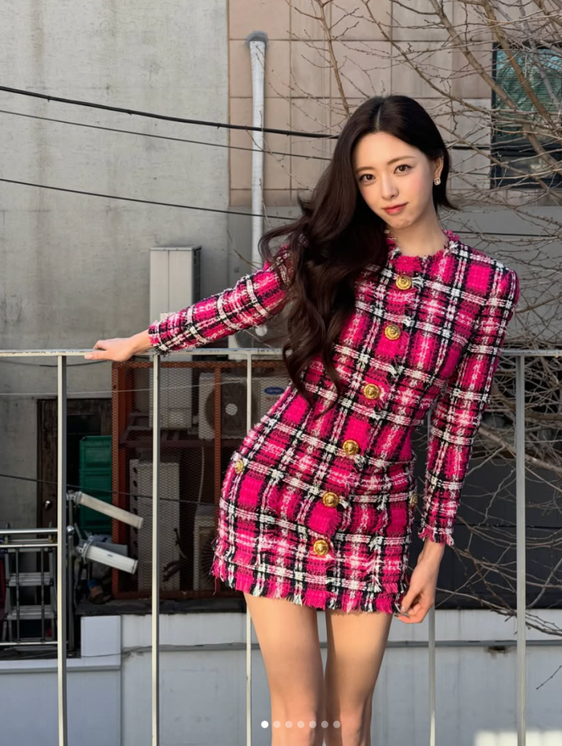 독보적인 골반 여신? ITZY 유나, 핑크 트위드 입고 배우 포스까지