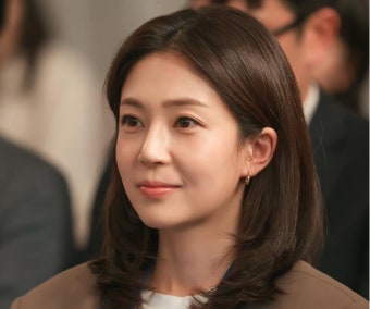 백진희 갑진일주, 단단한 자기세계와 현실 감각이 만나는 사주
