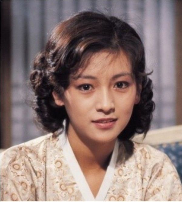"한국서 보기 드문 외모"…이상우가 극찬한 30대 황신혜 32년 전 인연, '같이 삽시다'에서 다시....