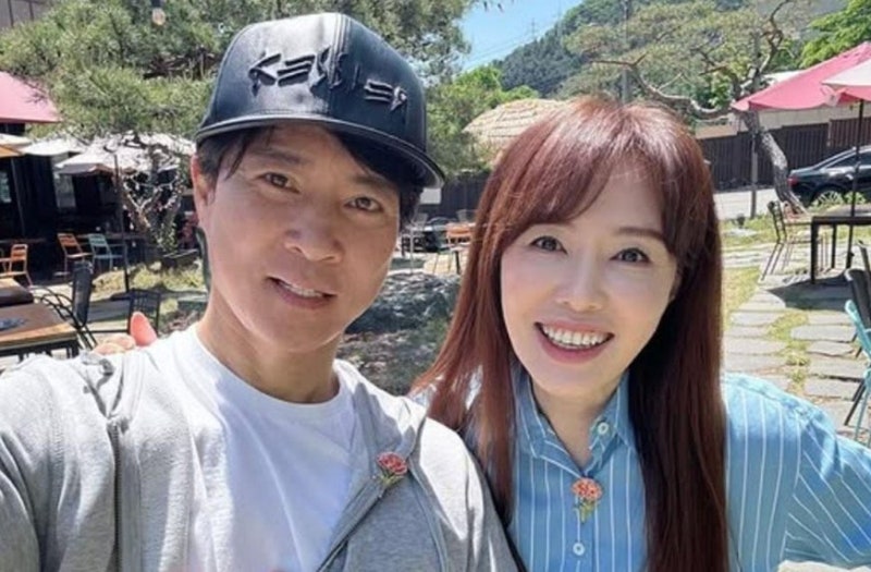 최수종·하희라 부부, 손하트 하나로 댓글창이 난리 난 이유