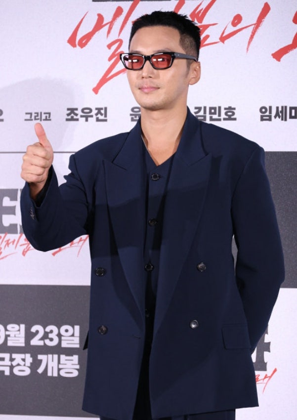 10kg 감량하고 카드 기술까지 직접 소화! 변요한 '타짜' 완벽 변신 + 프로필·티파니 결혼·작품