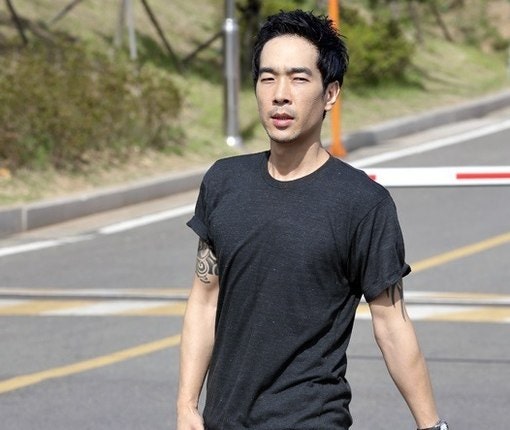 고영욱 "어머니가 아파서 장 보러 다닌다" 소재원 작가 저격에 직접 입장문
