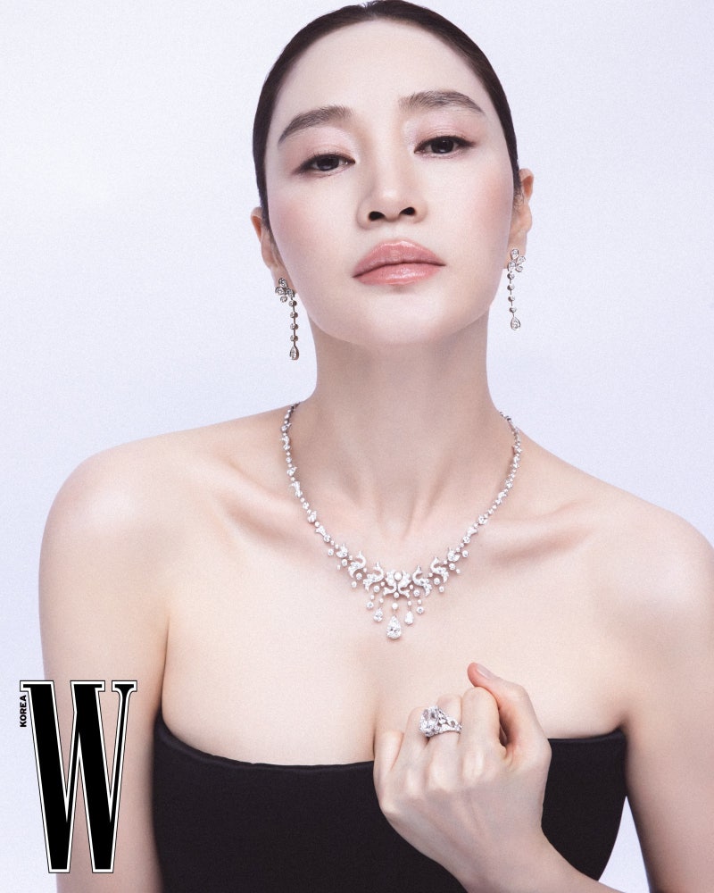 這是金憓秀嗎？我一時沒認出來…對她破格畫報公開感到驚嘆的原因