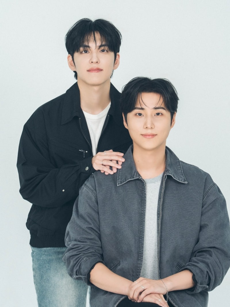 데이식스 인스타그램 영케이 옷 패션 / 노매뉴얼 스트라이프 반팔 티셔츠
