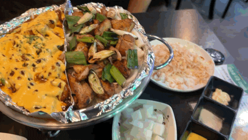 봉화산역맛집 훌랄라참숯바베큐치킨 신내점, 반반치킨에 라면사리까지 먹은 후기