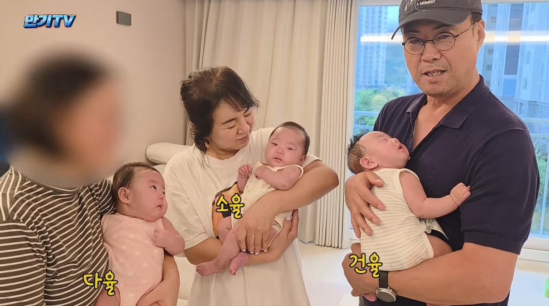 "천하장사도 손주 앞엔 초보"…이만기, 세쌍둥이 손주에 쩔쩔맸다