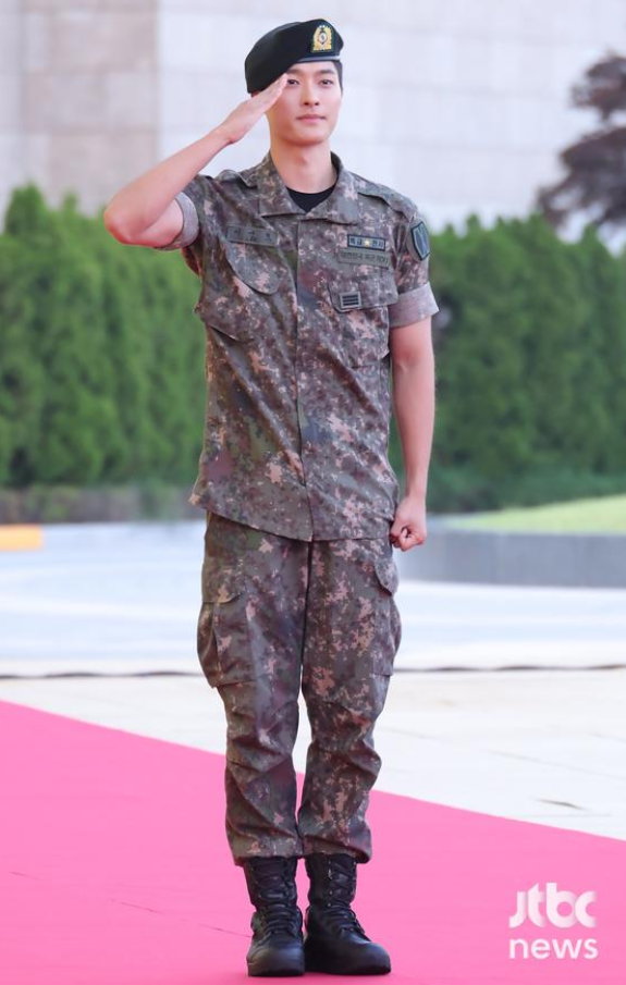 ⚖️ 군 복무 중 전해진 ‘깜짝 소식’백선호, 前 소속사와 전속계약 소송 승소…새 출발 예....