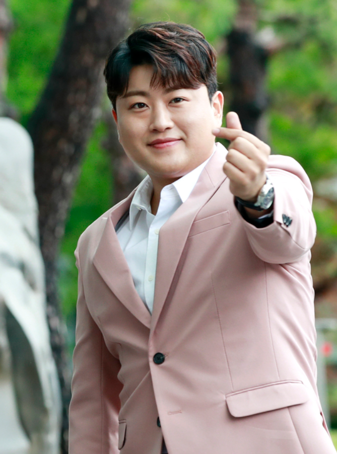"감사하고 미안해" 팬카페 심경 글 남긴 김호중 2연속 1위 화제