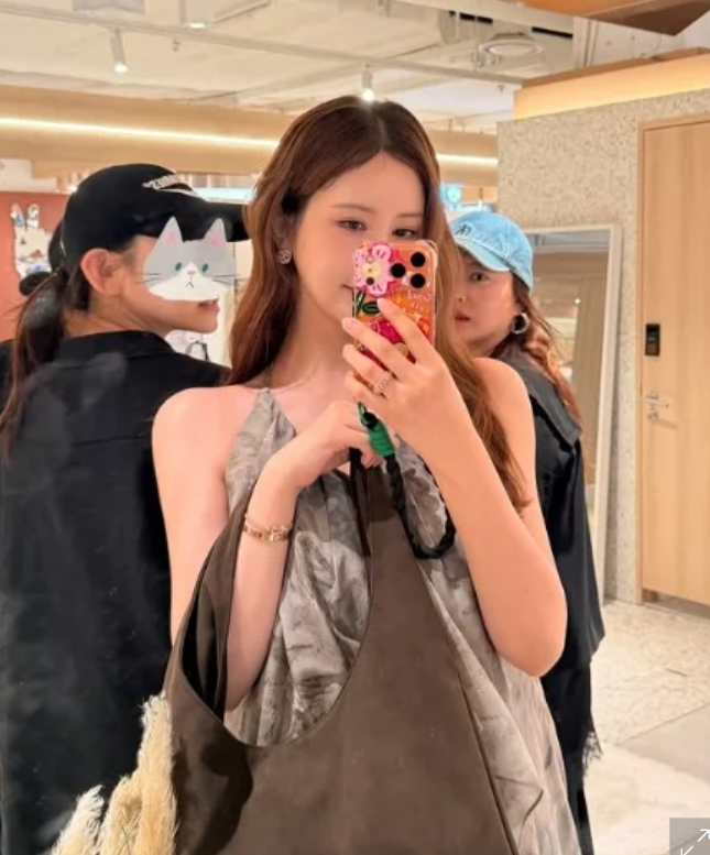 이다해 출산 두 달 만에 근황 공개... “임산부 아닌 것 같아요” 명품 아기 옷장까지 눈길