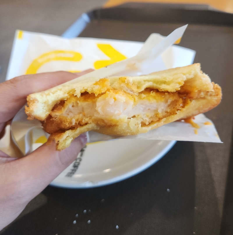 메가커피 신메뉴_ 이문정 셰프의 마라크림 새우토스트