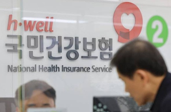 하루 4번 병원 가던 70대, 본인부담 30% 되자 딱 절반으로 줄었다