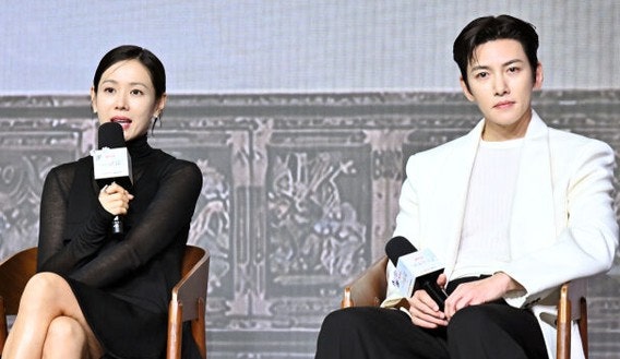 손예진 컴백 무대, 조선 악녀가 초미니 시스루를 고른 진짜 이유