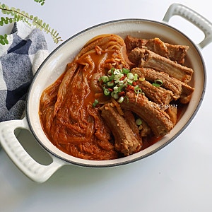 잡내NO 돼지고기 등갈비 김치찜 레시피 묵은지김치찜 만드는법