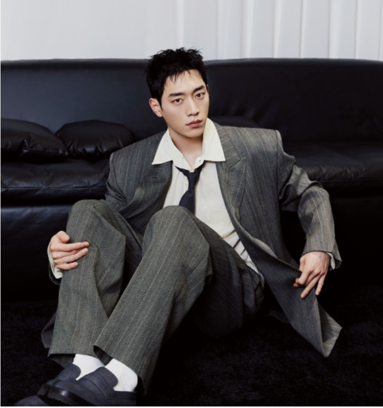 "가르마 버리고 짧게 쳤더니…" 서강준, 전역 후 덮머·깐머 오가며 '역대급 리즈' 갱신한 반....