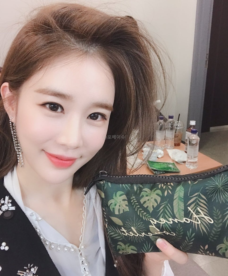 "집에 컴퓨터도 태블릿도 없어요" 15년차 라디오 DJ 유인나, 첫 오디오북 도전