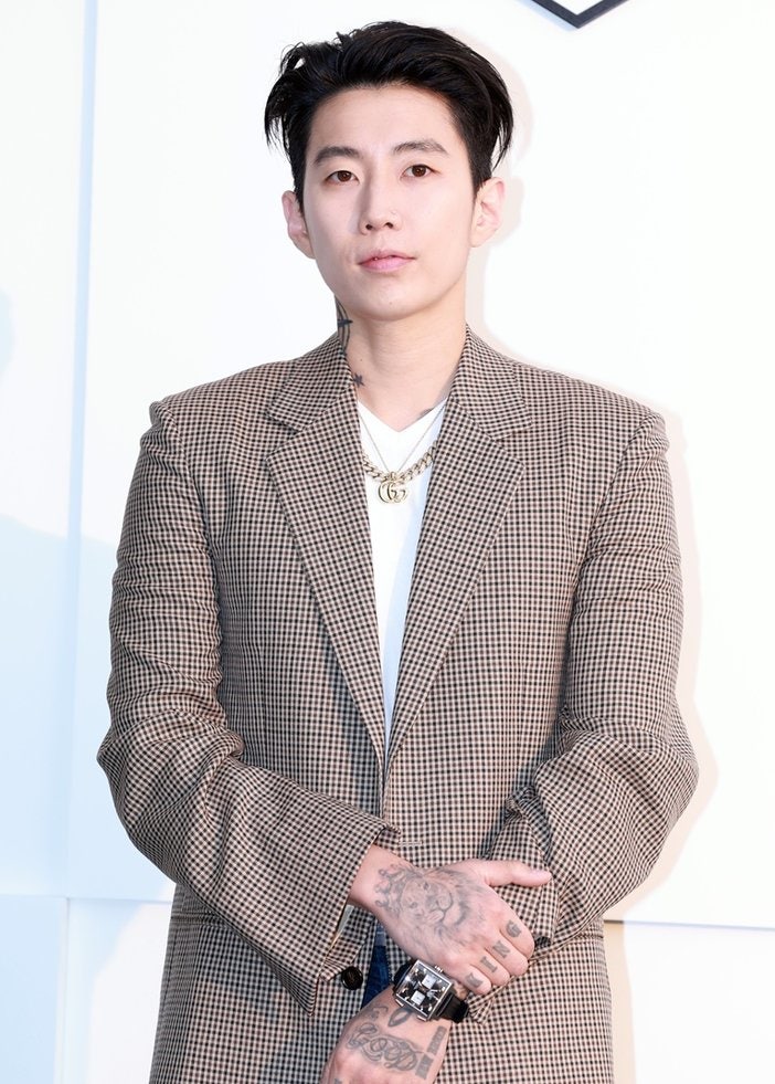 박재범이 대기실에서 브래지어 한 웅큼 든 사진, 왜 신곡 홍보까지 해냈을까