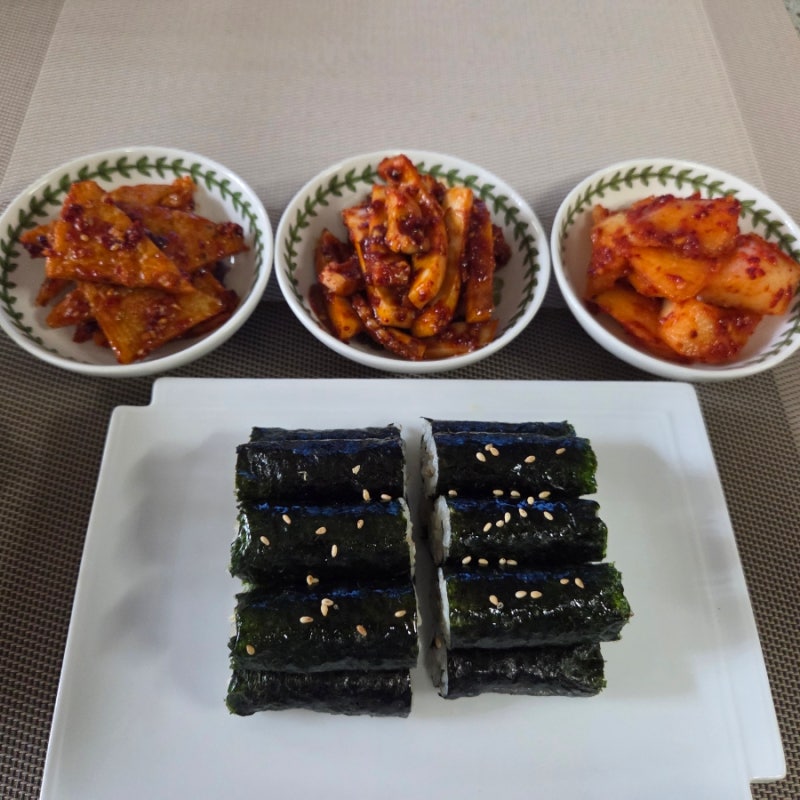 충무김밥 만들기 오징어 어묵 무침 섞박지까지 푸짐하게