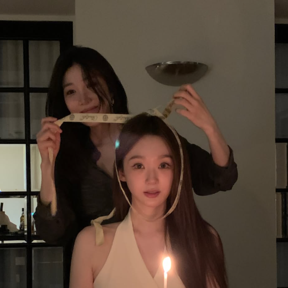 조회수 1000만 또 노리나…이해리가 강민경 결혼식에 준비한 ‘이것’