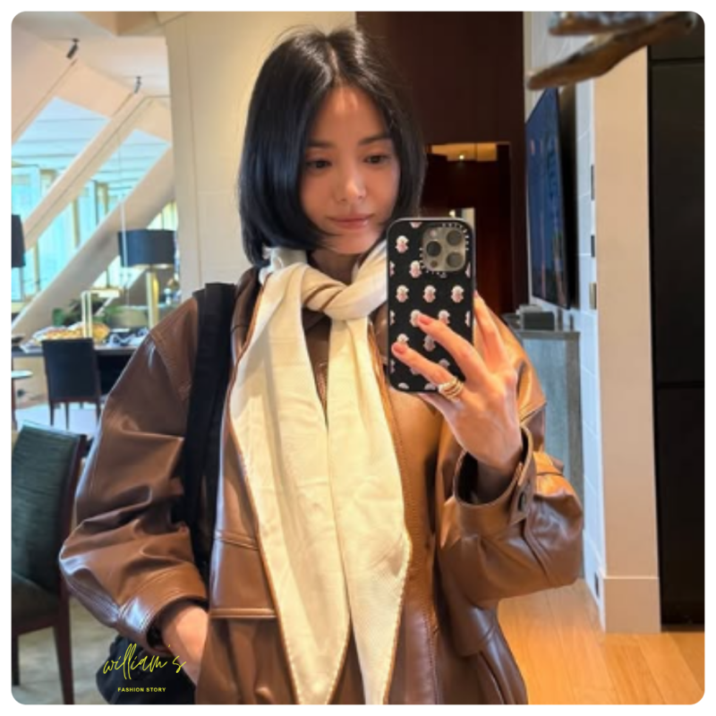 송혜교 150만원 에르메스 흰 스카프 착용한 가죽 자켓 가을 패션