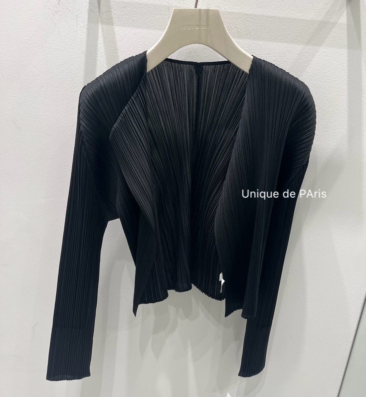 Re-stock/ 블랙) 플리츠플리즈 이세이미야케 26년 9월 먼슬리 가디건/ Pleats Please Issey Miyake 정품 ....