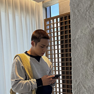 "빡빡" 사진 올리고 입소한 세븐틴 민규, 대체복무 시작과 멤버들 현재 상황