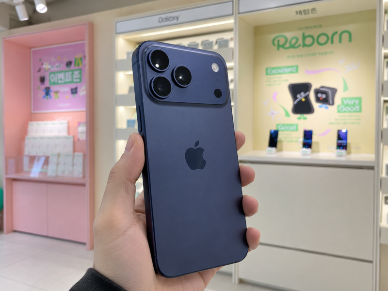 아이폰17프로맥스 중고 256GB 블루 입고, 배터리 100%에 196만원