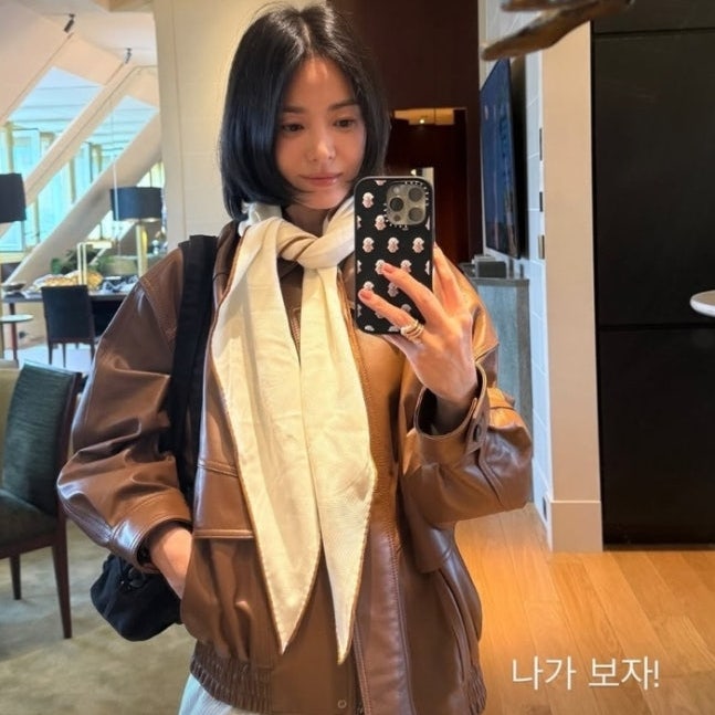 "나가 보자는 짧은 한마디에…" 온 인터넷 들썩인 송혜교 가죽재킷 단발 가을미모