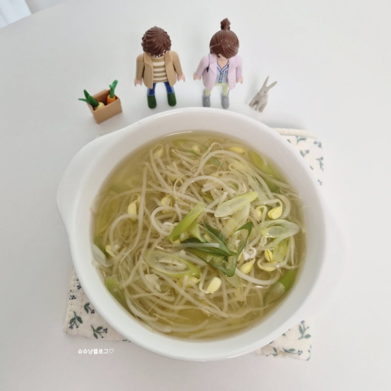 요즘 날씨에 딱이야! 국물 진한 콩나물국 끓이는 법
