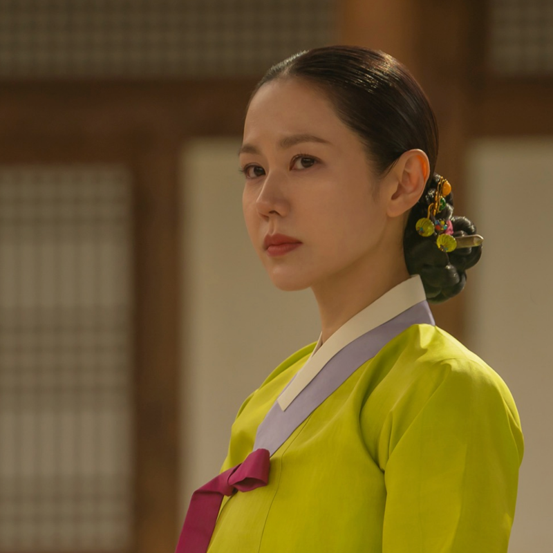 24년만에 사극으로 돌아온 손예진 프로필 나이 키 학력 대표작 현빈 결혼 자녀 넷플릭스 스캔....