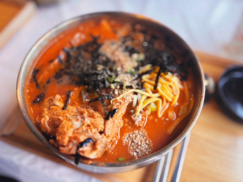 속초맛집 속초중앙시장 뼈장칼국수가 유명한 속초오면 주말 방문 웨이팅 후기