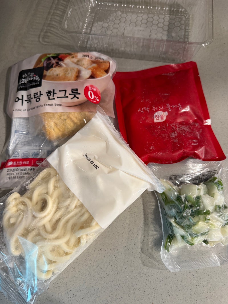 [마켓컬리 밀키트 추천] 고래사어묵 김치우동 전골 밀키트 후기