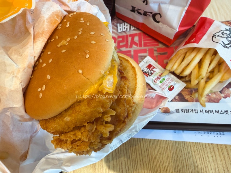 KFC 징거타워 내돈내먹 후기 가격과 칼로리 정보