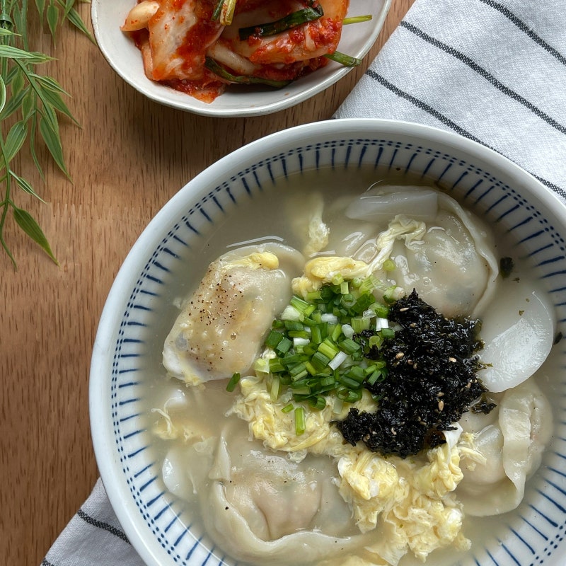 10분 완성 떡만둣국 레시피 코인육수 만둣국 끓이는법