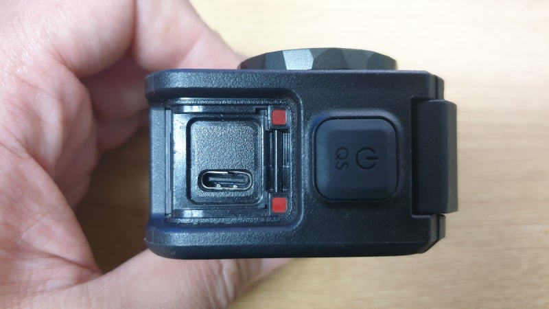 충전 단자 파손 DJI 오즈모 액션5 프로 고장난 군부대 액션캠 수리