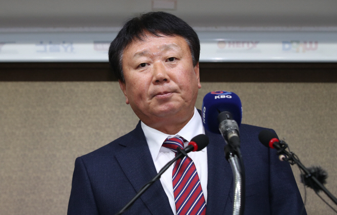 "투수 재건, 제가 맡을게요!" 한화 이글스, 선동열 감독 선임?
