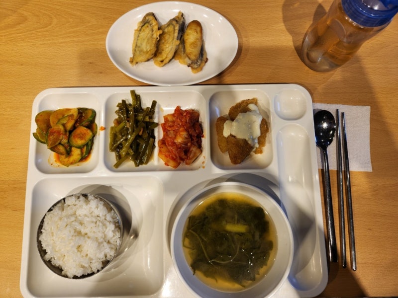 청주주간보호/늘봄/식단/어르신식단/소고기무국/제육볶음/가지튀김/닭볶음탕/