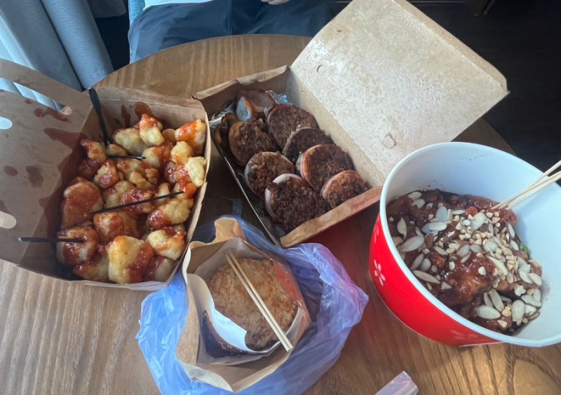 [강릉 중앙시장 내돈내산 맛집&먹거리 추천] 강릉길감자, 수제어묵고로케, 강릉오징어순대, ....