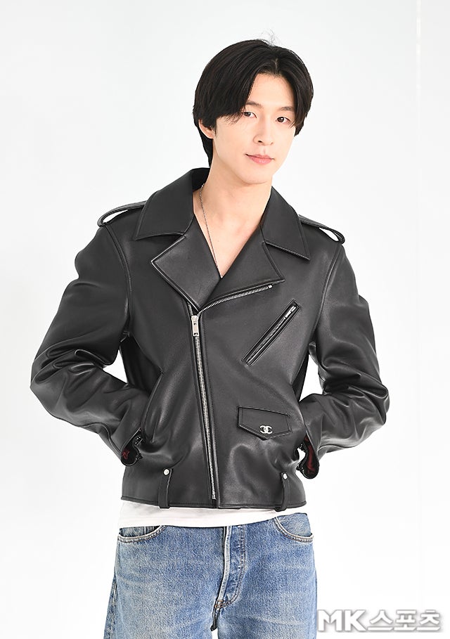 홍경 넷플릭스 아웃백 선택이 절묘하다…누나 죽음 쫓는 시온의 무표정이 무서운 이유