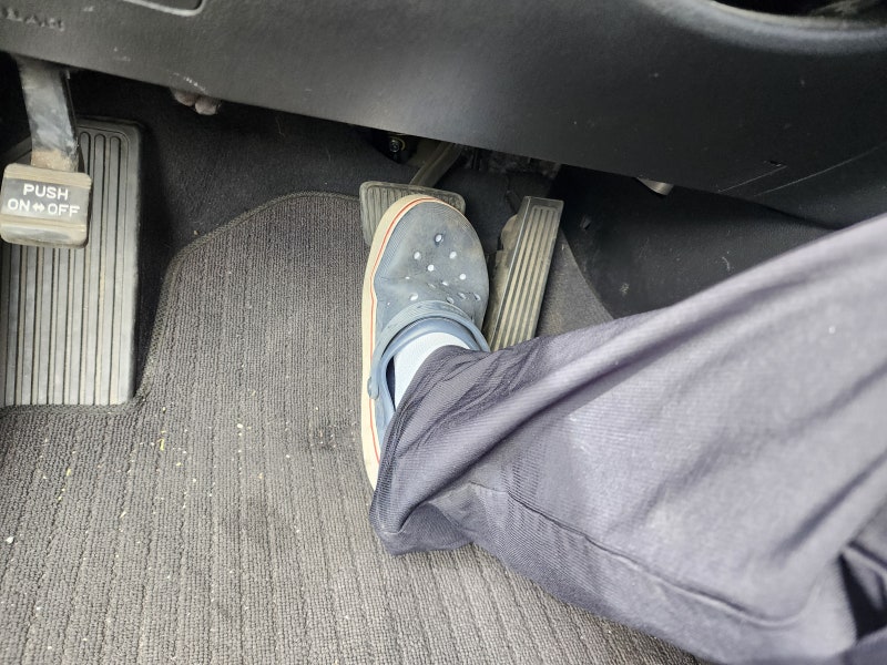 자동차 브레이크 밟을때 소리 이런 소음 나면 위험하다?