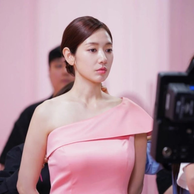 박신혜, 둘째 임신 중에도 만삭 아닌 '핑크 드레스' 근황