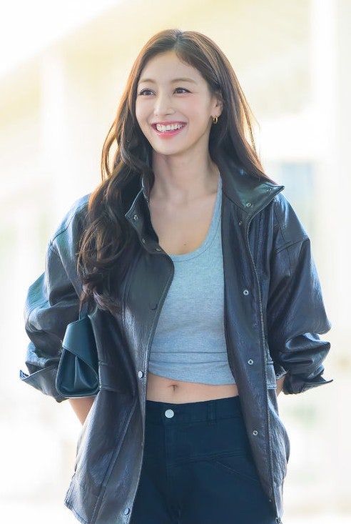 인천공항서 포착된 지효, 뜻밖의 행선지에 팬들 "설마 이걸 한다고?"